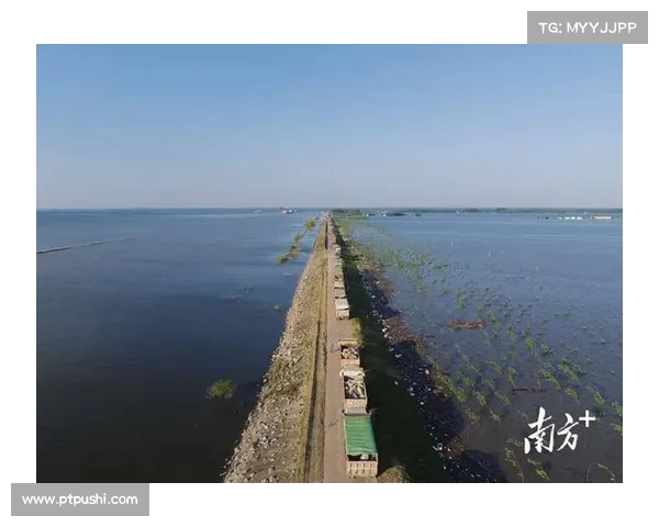 持续更新:华容洞庭湖大堤决堤抢险进入关键阶段,决口已延伸至 持续更新:华容洞庭湖大堤决堤抢险进入关键阶段,决口已延伸至