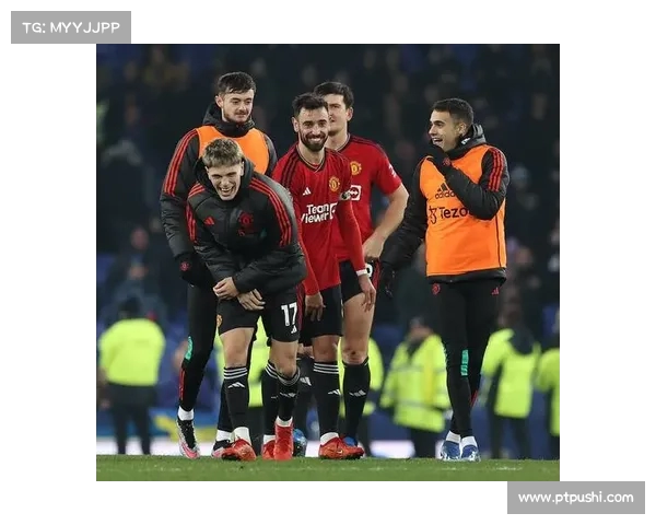 沃特金斯盛赞梅努：他是英国的天才，足坛巨星的未来已在他脚下