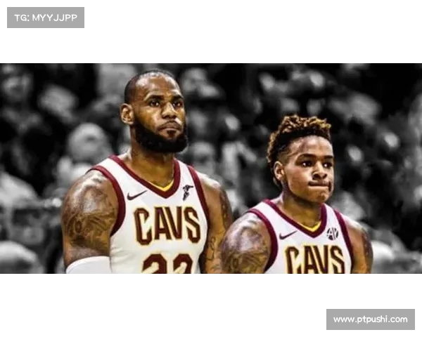 詹姆斯父子同框亮相夏季联赛赛后采访，父子情深引发热议(詹姆斯父子连线)